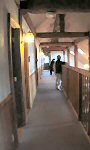 写真:2階廊下 写真:2階廊下